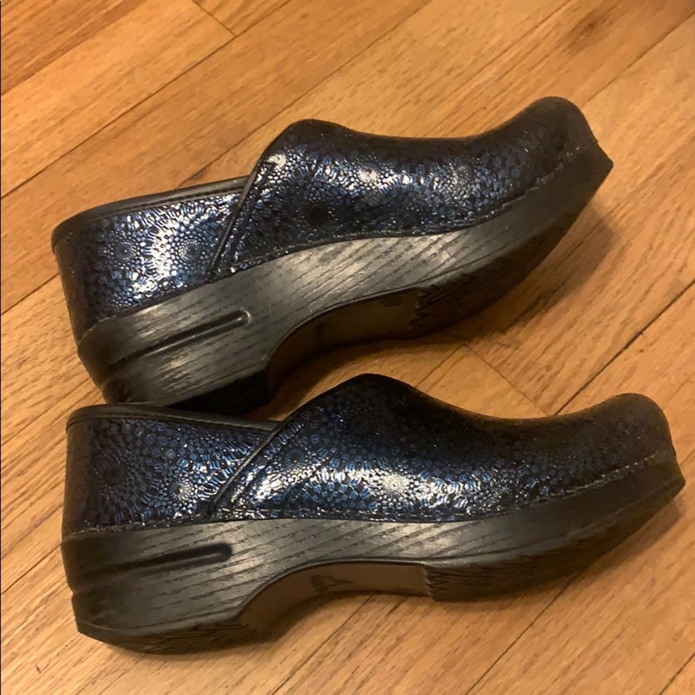 Dansko nursing shoes